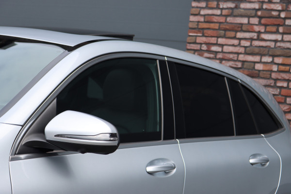 Mercedes-Benz EQC 400 4-MATIC AMG Line 80 kWh | ex BTW € 42.500,- | Schuifdak | Distronic+ | Memory | Massage | Leder | Surround Camera | Stuurverwarming | Head-up Display | Rijassistentiepakket |
