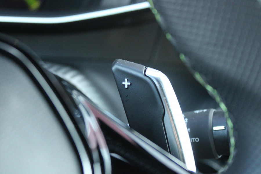 Peugeot 2008 1.2 130PK AUTOMAAT GT PACK | NAVIGATIE | FULL LED KOPLAMPEN | DRAADLOZE APPLE CARPLAY/ANDROID AUTO | ADAPTIVE CRUISE CONTROL | CAMERA VOOR + ACHTER | CLIMATE CONTROL | LICHTMETALEN VELGEN 17" | KEYLESS ENTRY/START | DAB+ RADIO | ALCANTARA/LEDEREN BEKLEDING | ELEKTRISCH BEDIENBARE BESTUURDERSSTOEL | DODEHOEK DETECTIE | PARKEERSENSOREN VOOR + ACHTER | STOEL VERWARMING |