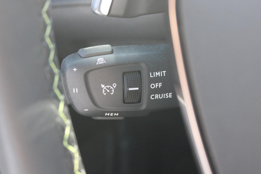 Peugeot 2008 1.2 130PK AUTOMAAT GT PACK | NAVIGATIE | FULL LED KOPLAMPEN | DRAADLOZE APPLE CARPLAY/ANDROID AUTO | ADAPTIVE CRUISE CONTROL | CAMERA VOOR + ACHTER | CLIMATE CONTROL | LICHTMETALEN VELGEN 17" | KEYLESS ENTRY/START | DAB+ RADIO | ALCANTARA/LEDEREN BEKLEDING | ELEKTRISCH BEDIENBARE BESTUURDERSSTOEL | DODEHOEK DETECTIE | PARKEERSENSOREN VOOR + ACHTER | STOEL VERWARMING |