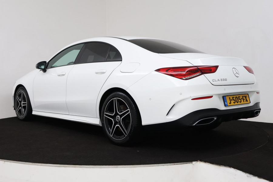 Mercedes-Benz CLA-Klasse 220 AMG (PARKEERSENSOREN, NAVIGATIE, ACHTERUITRIJCAMERA, AMG, NL-AUTO, GOED ONDERHOUDEN)