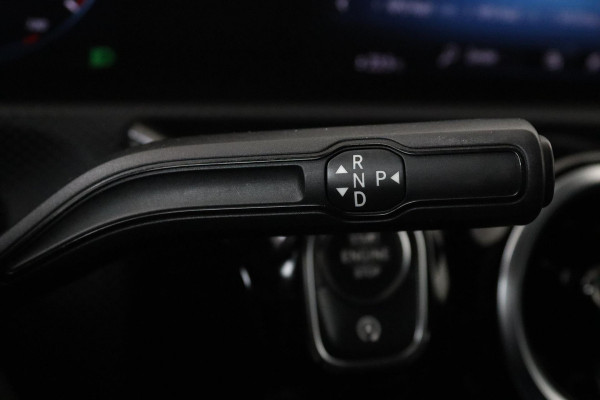 Mercedes-Benz CLA-Klasse 220 AMG (PARKEERSENSOREN, NAVIGATIE, ACHTERUITRIJCAMERA, AMG, NL-AUTO, GOED ONDERHOUDEN)