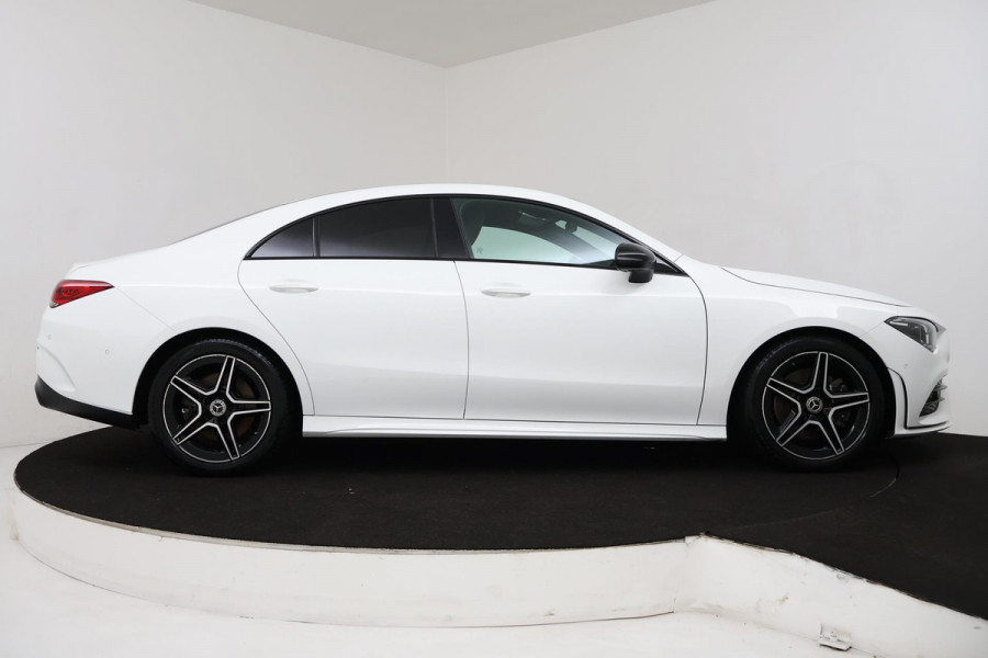 Mercedes-Benz CLA-Klasse 220 AMG (PARKEERSENSOREN, NAVIGATIE, ACHTERUITRIJCAMERA, AMG, NL-AUTO, GOED ONDERHOUDEN)