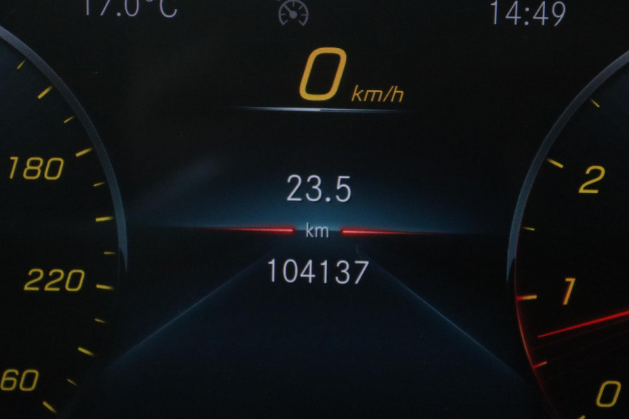 Mercedes-Benz CLA-Klasse 220 AMG (PARKEERSENSOREN, NAVIGATIE, ACHTERUITRIJCAMERA, AMG, NL-AUTO, GOED ONDERHOUDEN)