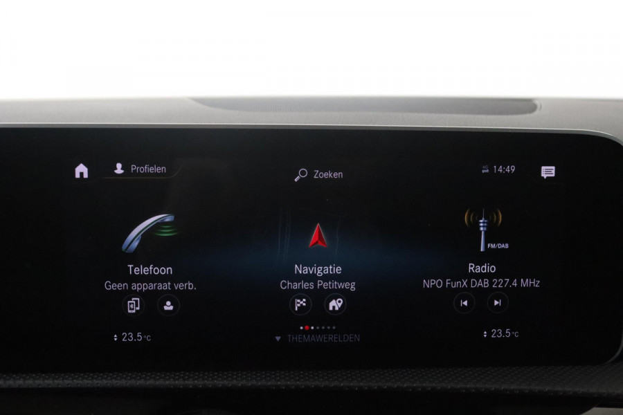 Mercedes-Benz CLA-Klasse 220 AMG (PARKEERSENSOREN, NAVIGATIE, ACHTERUITRIJCAMERA, AMG, NL-AUTO, GOED ONDERHOUDEN)