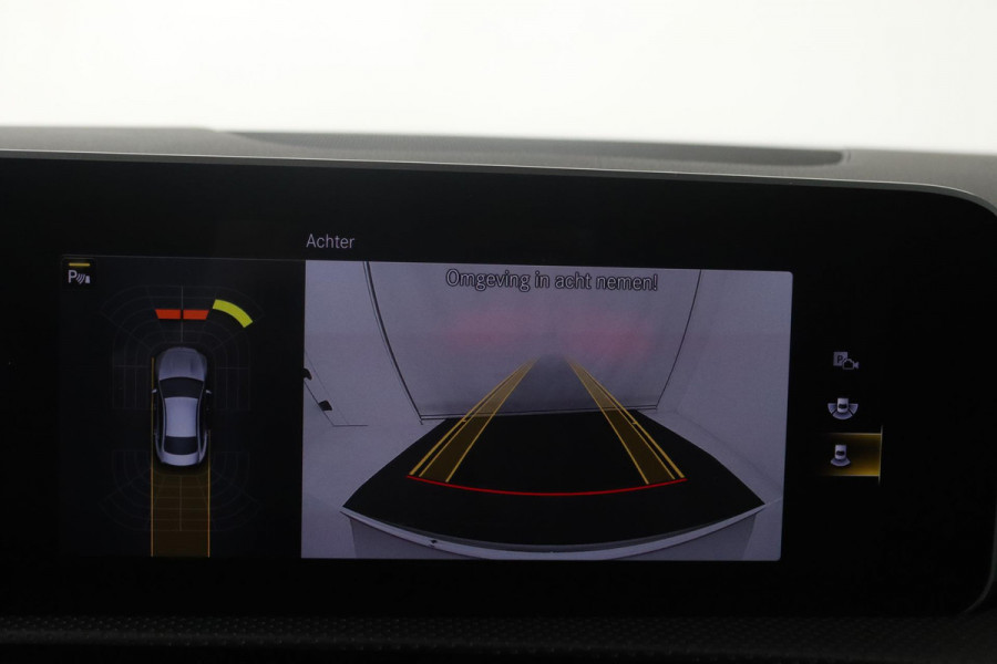 Mercedes-Benz CLA-Klasse 220 AMG (PARKEERSENSOREN, NAVIGATIE, ACHTERUITRIJCAMERA, AMG, NL-AUTO, GOED ONDERHOUDEN)