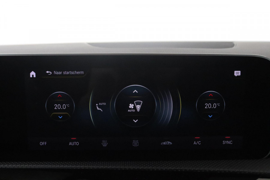 Mercedes-Benz CLA-Klasse 220 AMG (PARKEERSENSOREN, NAVIGATIE, ACHTERUITRIJCAMERA, AMG, NL-AUTO, GOED ONDERHOUDEN)