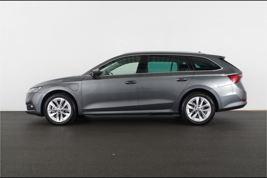 Škoda Octavia Combi 1.4 TSI iV PHEV Style > Camera/Trekhaak/Adaptive onderstel DCC...