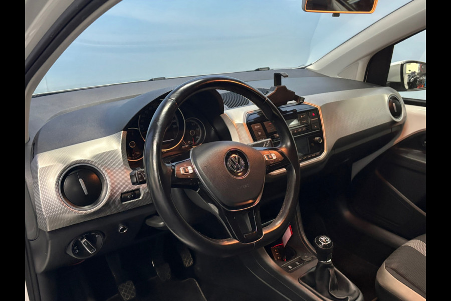 Volkswagen up! 1.0 BMT high up! Clima | Cruise |Navi | Camera | Stoelverwarming | PDC