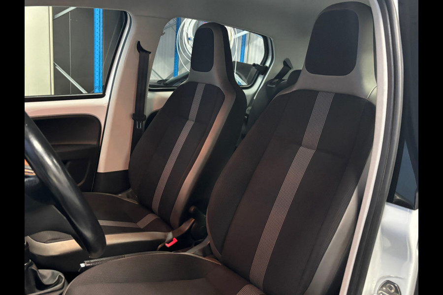 Volkswagen up! 1.0 BMT high up! Clima | Cruise |Navi | Camera | Stoelverwarming | PDC