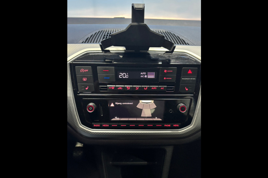 Volkswagen up! 1.0 BMT high up! Clima | Cruise |Navi | Camera | Stoelverwarming | PDC