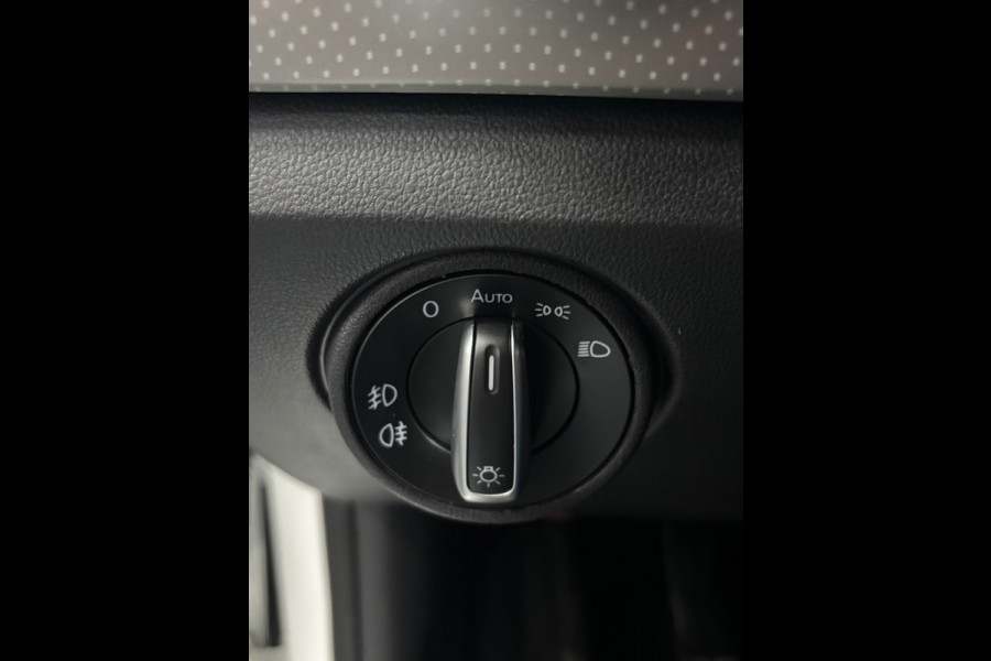 Volkswagen up! 1.0 BMT high up! Clima | Cruise |Navi | Camera | Stoelverwarming | PDC