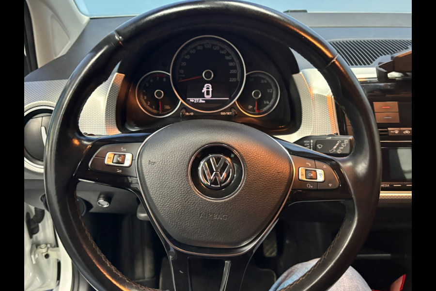 Volkswagen up! 1.0 BMT high up! Clima | Cruise |Navi | Camera | Stoelverwarming | PDC
