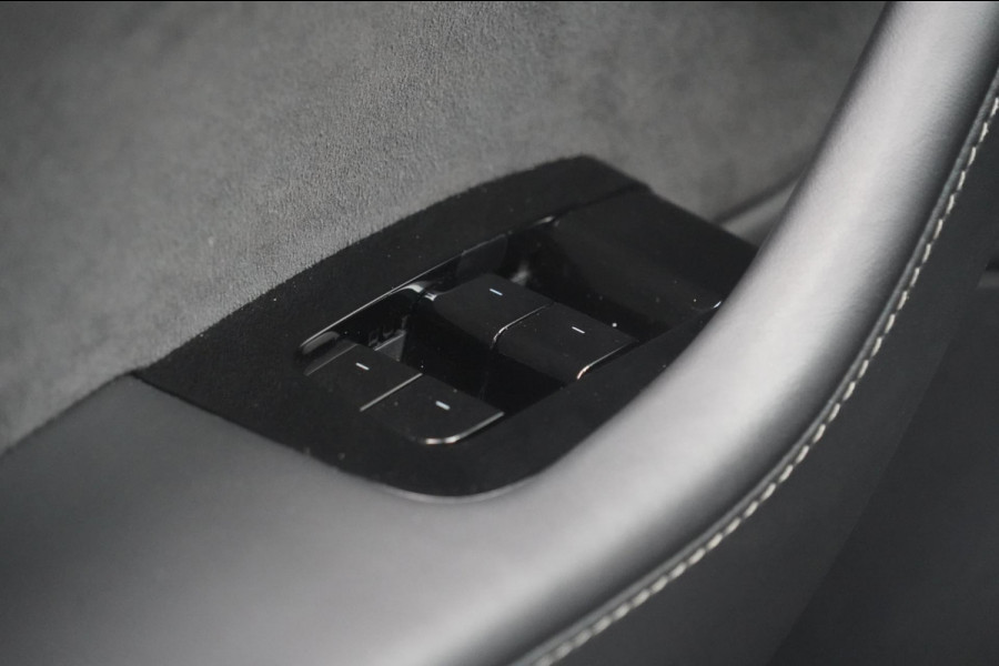 Tesla Model 3 Performance AWD 75 kWh / 1e Eigenaar / 108dkm NAP / 20" Performance Velgen / Autopilot