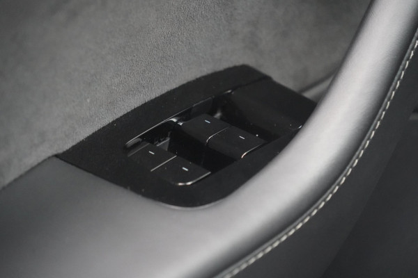 Tesla Model 3 Performance AWD 75 kWh / 1e Eigenaar / 108dkm NAP / 20" Performance Velgen / Autopilot