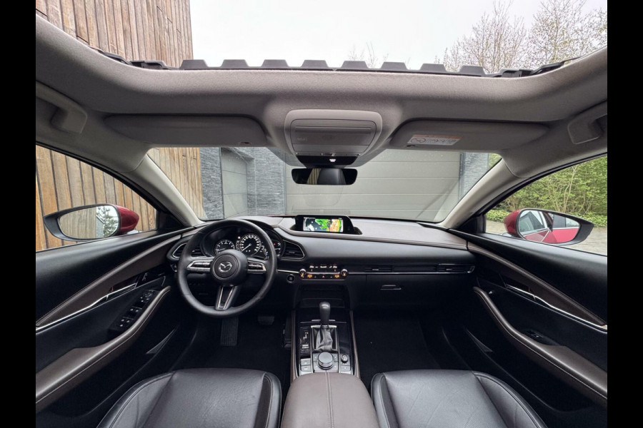 Mazda CX-30 2.0 e-SkyActiv-X M Hybrid Luxury Automaat | Open dak | Bordeauxrode lak | Stoel en- Stuurwielverwarming | Rondomzicht camera | A