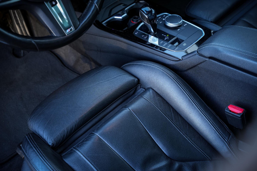BMW 1-serie 120d xDrive High Executive Edition M Pakket Panoramadak Ambient Sportstoelen Stuurverw. 18”LM