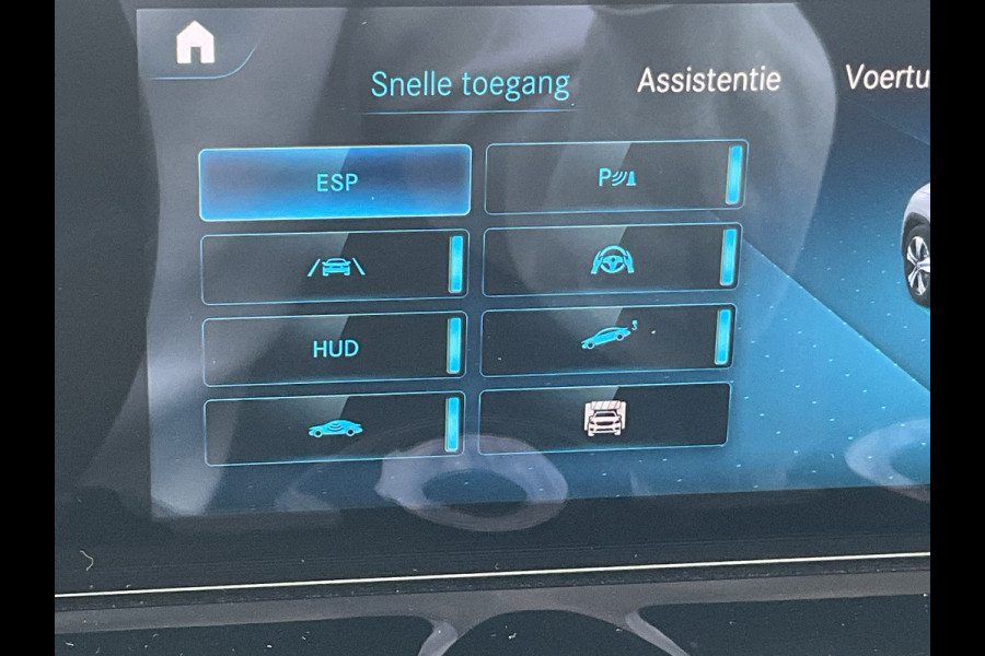 Mercedes-Benz EQA 250 Business Solution AMG 67 kWh Pano Hud Adap.Cruise Burmester 360Cam VOL!