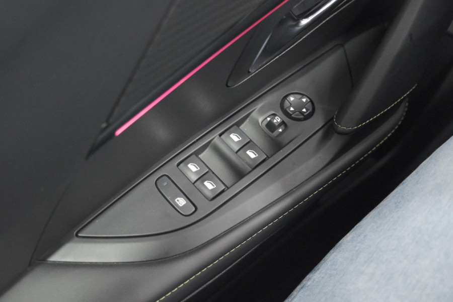 Peugeot 208 PureTech 100 GT | Camera | Navigatie | Sfeerverlichting | Apple Carplay | Parkeersensoren