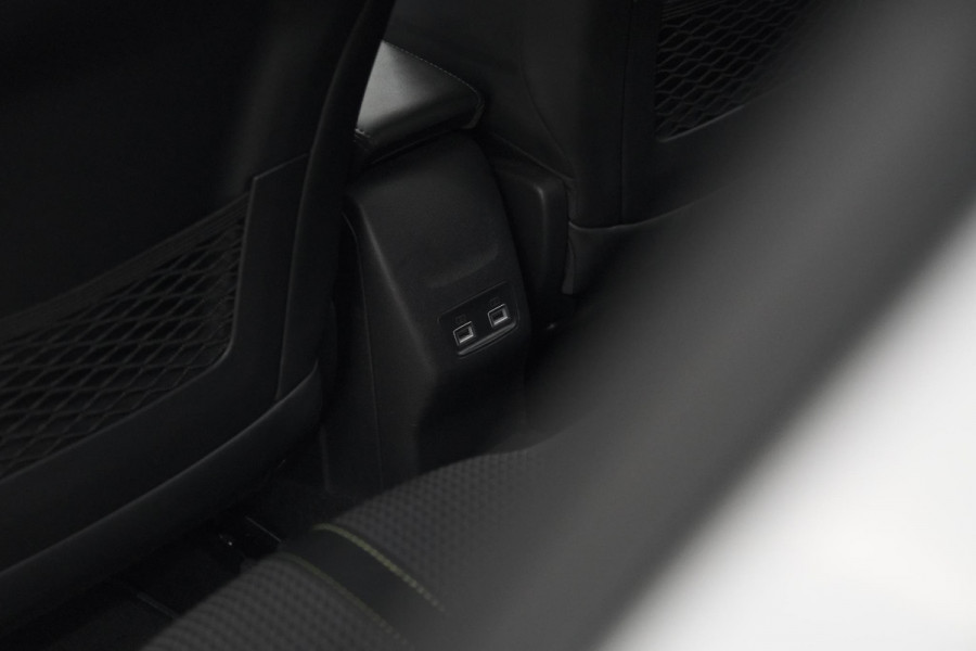 Peugeot 208 PureTech 100 GT | Camera | Navigatie | Sfeerverlichting | Apple Carplay | Parkeersensoren