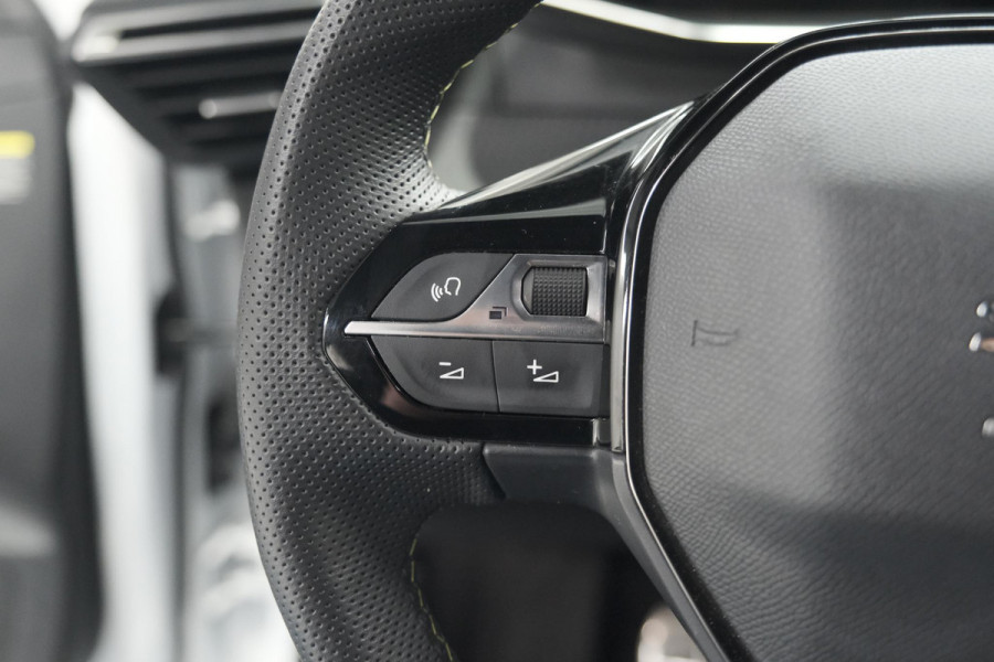 Peugeot 208 PureTech 100 GT | Camera | Navigatie | Sfeerverlichting | Apple Carplay | Parkeersensoren