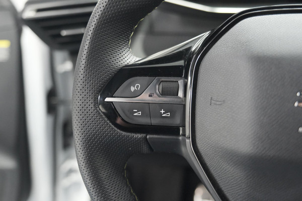 Peugeot 208 PureTech 100 GT | Camera | Navigatie | Sfeerverlichting | Apple Carplay | Parkeersensoren