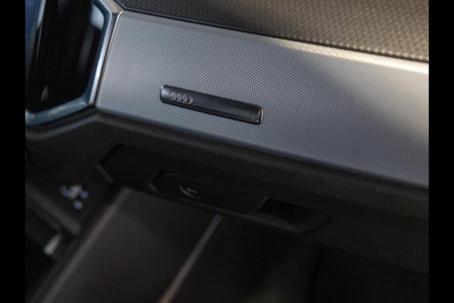 Audi Q3 35 TFSI Business Edition / 150pk / Cruise / Apple Carplay