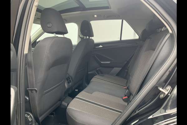Volkswagen T-Roc 1.5 TSI Style Automaat Pano.dak Adap.Cruise Trekhaak Digitaal Vol Opties!