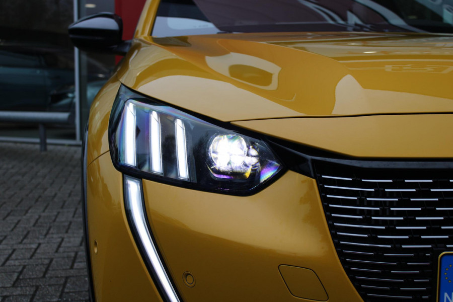 Peugeot 208 1.2 100PK GT | NAVIGATIE | APPLE CARPLAY/ANDROID AUTO | DODEHOEK DETECTIE | FULL LED KOPLAMPEN | CLIMATE CONTROL | 3-D INSTRUMENTENPANEEL | 17" LICHTMETALEN VELGEN | CRUISE CONTROL | ACHTERUITRIJ CAMERA | PARKEERSENSOREN VOOR + ACHTER |