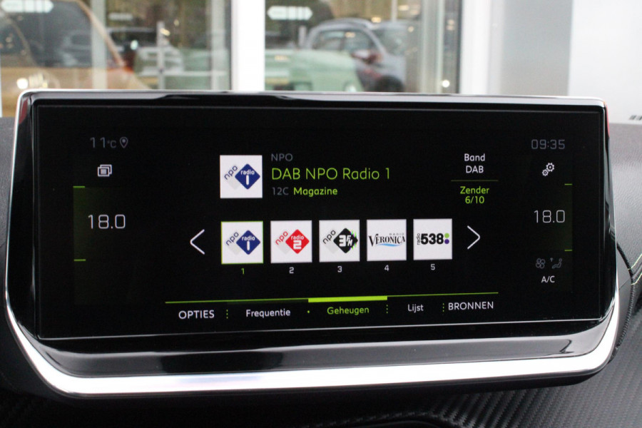 Peugeot 208 1.2 100PK GT | NAVIGATIE | APPLE CARPLAY/ANDROID AUTO | DODEHOEK DETECTIE | FULL LED KOPLAMPEN | CLIMATE CONTROL | 3-D INSTRUMENTENPANEEL | 17" LICHTMETALEN VELGEN | CRUISE CONTROL | ACHTERUITRIJ CAMERA | PARKEERSENSOREN VOOR + ACHTER |