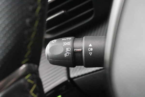 Peugeot 208 1.2 100PK GT | NAVIGATIE | APPLE CARPLAY/ANDROID AUTO | DODEHOEK DETECTIE | FULL LED KOPLAMPEN | CLIMATE CONTROL | 3-D INSTRUMENTENPANEEL | 17" LICHTMETALEN VELGEN | CRUISE CONTROL | ACHTERUITRIJ CAMERA | PARKEERSENSOREN VOOR + ACHTER |