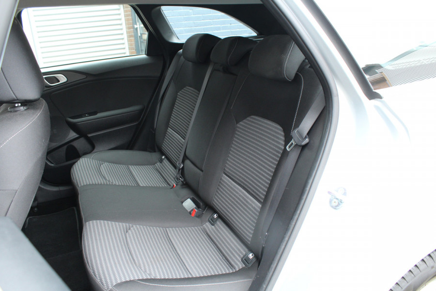 Kia Ceed Sportswagon 1.0 T-GDi 120pk DynamicLine NL-Auto NAP BTW Clima Cruise Navi Camera Carplay 16"LMV