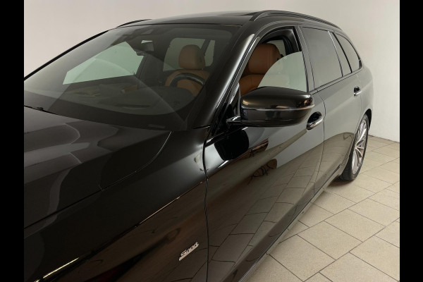 BMW 5 Serie Touring 520d High Executive AUTOMAAT PANO AIRCO NAVI CRUISE BLUETOOTH HEAD UP DISPLAY LEER TREKHAAK VELGEN NIEUWSTAAT