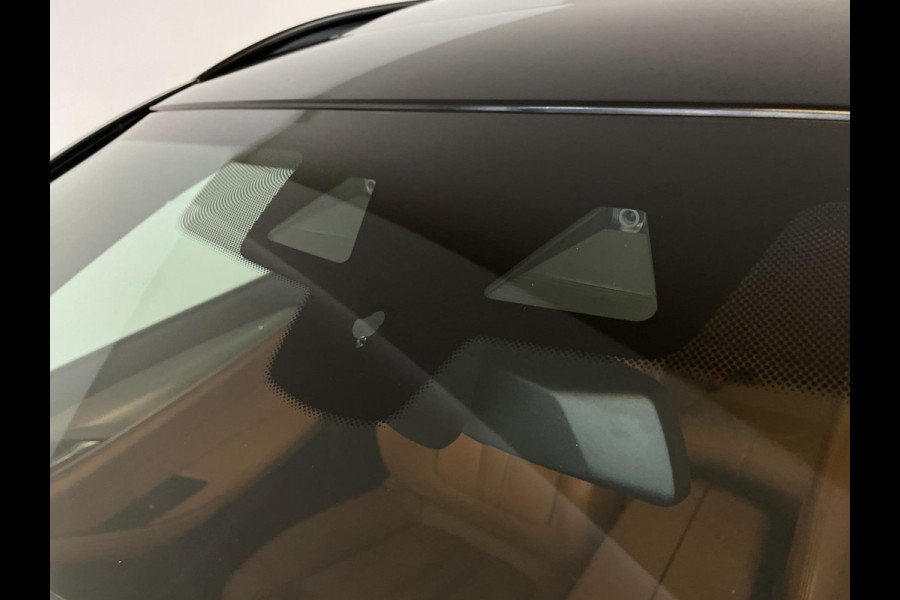 BMW 5 Serie Touring 520d High Executive AUTOMAAT PANO AIRCO NAVI CRUISE BLUETOOTH HEAD UP DISPLAY LEER TREKHAAK VELGEN NIEUWSTAAT