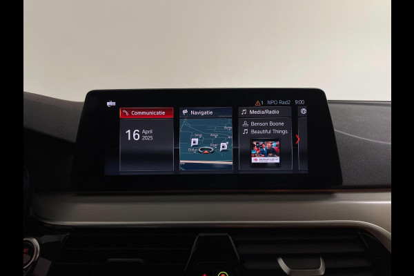 BMW 5 Serie Touring 520d High Executive AUTOMAAT PANO AIRCO NAVI CRUISE BLUETOOTH HEAD UP DISPLAY LEER TREKHAAK VELGEN NIEUWSTAAT