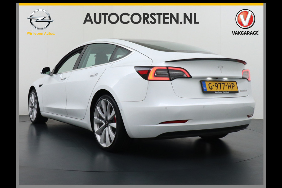 Tesla Model 3 4WD Performance 513pk 3,4 sec 0-100 ! 20" FSD-vb. AutoPilot Carbon-Spoiler Premium-HiFi Pano.dak Camera Leer Adaptive-Cruise+Sto Navi LED ACC DAB Voorverwarmen interieur en Keyless via App One-Pedal-Drive Rode Remklauwen Carbon-Spoiler Origineel Nederlandse auto ! nieuwprijs euro 64.580 euro Garantie op Accu tot 27-09-2027 max 192.000km