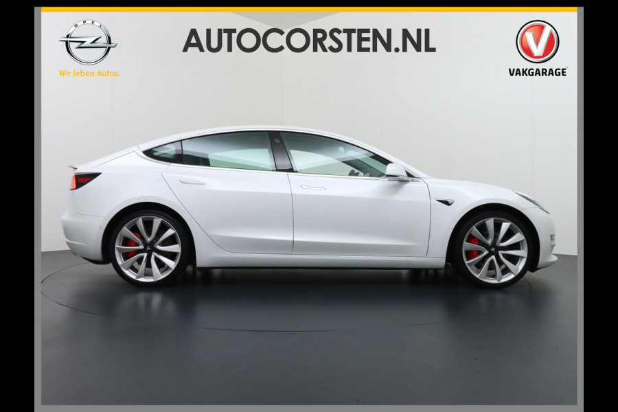 Tesla Model 3 4WD Performance 513pk 3,4 sec 0-100 ! 20" FSD-vb. AutoPilot Carbon-Spoiler Premium-HiFi Pano.dak Camera Leer Adaptive-Cruise+Sto Navi LED ACC DAB Voorverwarmen interieur en Keyless via App One-Pedal-Drive Rode Remklauwen Carbon-Spoiler Origineel Nederlandse auto ! nieuwprijs euro 64.580 euro Garantie op Accu tot 27-09-2027 max 192.000km