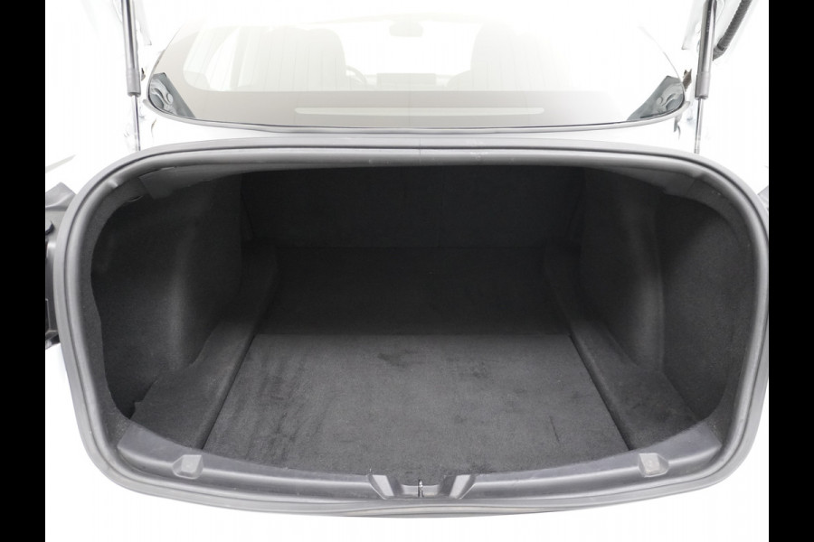 Tesla Model 3 4WD Performance 513pk 3,4 sec 0-100 ! 20" FSD-vb. AutoPilot Carbon-Spoiler Premium-HiFi Pano.dak Camera Leer Adaptive-Cruise+Sto Navi LED ACC DAB Voorverwarmen interieur en Keyless via App One-Pedal-Drive Rode Remklauwen Carbon-Spoiler Origineel Nederlandse auto ! nieuwprijs euro 64.580 euro Garantie op Accu tot 27-09-2027 max 192.000km