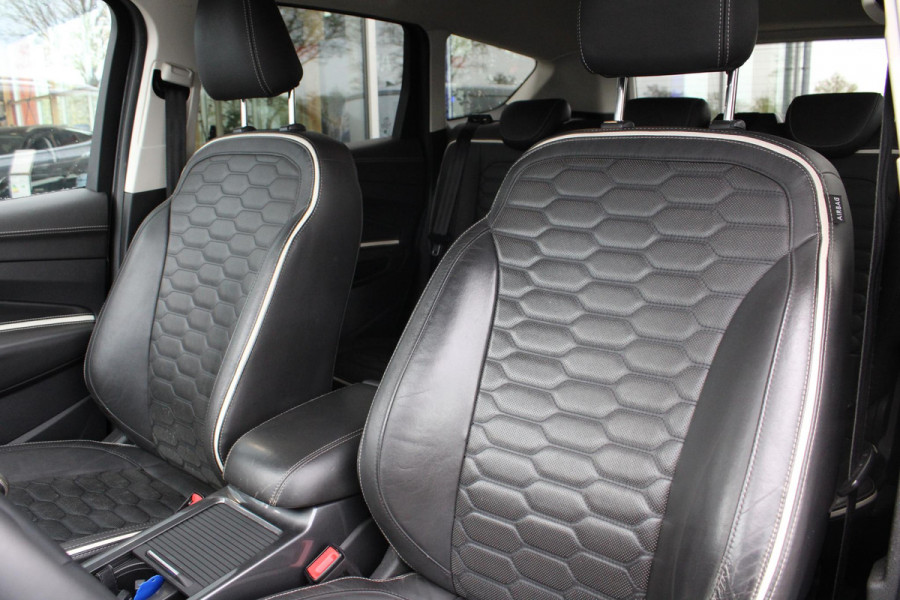 Ford Kuga 1.5 EcoBoost Vignale | Trekhaak Afneembaar 2000KG | Cruise Control | Navigatie | Climate Control | Lichtmetalen Velgen |
