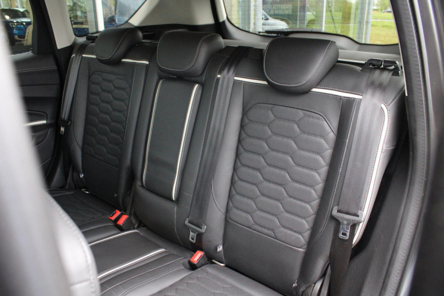 Ford Kuga 1.5 EcoBoost Vignale | Trekhaak Afneembaar 2000KG | Cruise Control | Navigatie | Climate Control | Lichtmetalen Velgen |