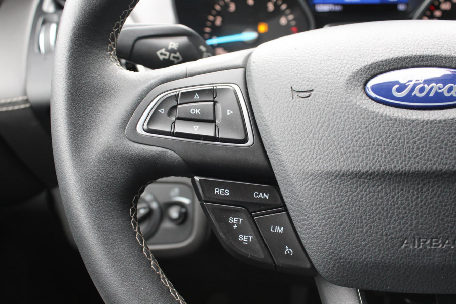 Ford Kuga 1.5 EcoBoost Vignale | Trekhaak Afneembaar 2000KG | Cruise Control | Navigatie | Climate Control | Lichtmetalen Velgen |