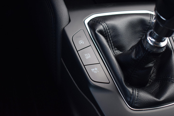 Ford FOCUS Wagon 1.5 EcoBoost Titanium Business | 150 Pk | Trekhaak | Stuur- en Stoelverw.