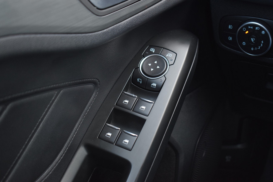Ford FOCUS Wagon 1.5 EcoBoost Titanium Business | 150 Pk | Trekhaak | Stuur- en Stoelverw.