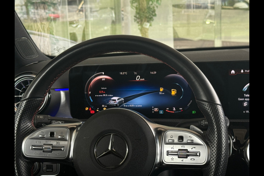Mercedes-Benz A-Klasse 180 AMG NIGHT Panodak|Memory|Sfeer|Dealer Onderhouden