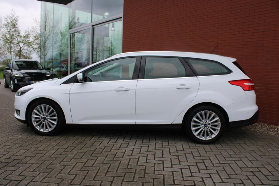 Ford FOCUS Wagon 1.0 Ecoboost 125 PK Titanium | Trekhaak | 17 Inch Lichtmetalen Velgen | Climate Control | Cruise Control |