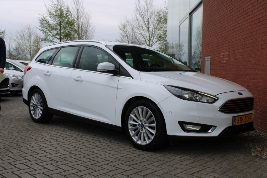 Ford FOCUS Wagon 1.0 Ecoboost 125 PK Titanium | Trekhaak | 17 Inch Lichtmetalen Velgen | Climate Control | Cruise Control |