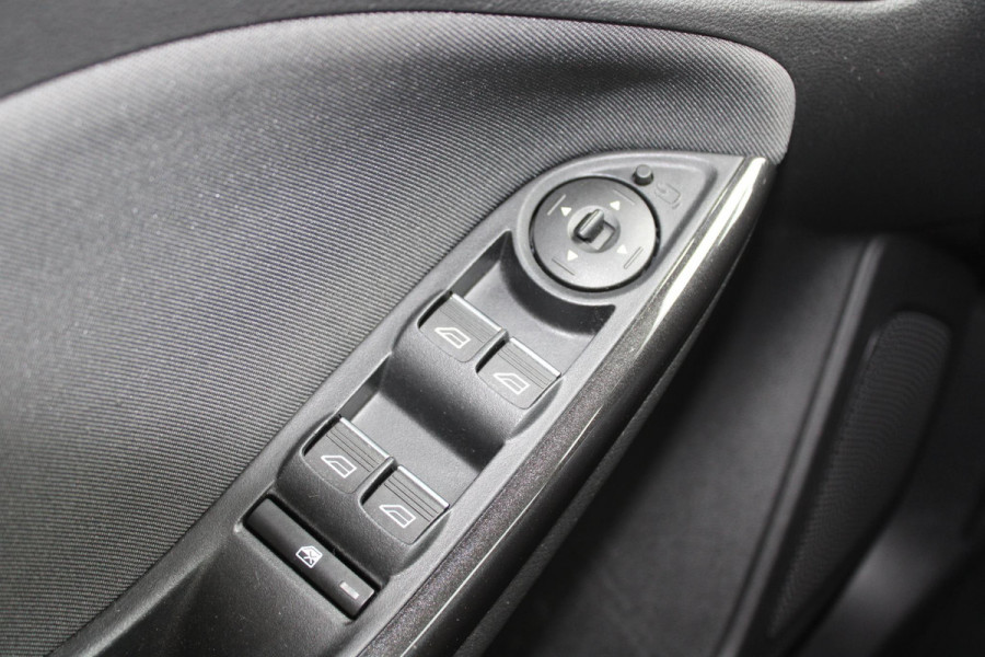 Ford FOCUS Wagon 1.0 Ecoboost 125 PK Titanium | Trekhaak | 17 Inch Lichtmetalen Velgen | Climate Control | Cruise Control |