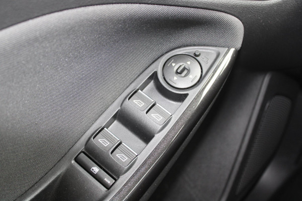 Ford FOCUS Wagon 1.0 Ecoboost 125 PK Titanium | Trekhaak | 17 Inch Lichtmetalen Velgen | Climate Control | Cruise Control |