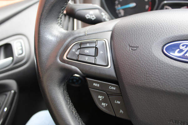Ford FOCUS Wagon 1.0 Ecoboost 125 PK Titanium | Trekhaak | 17 Inch Lichtmetalen Velgen | Climate Control | Cruise Control |