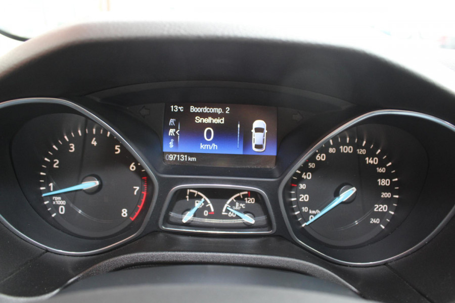 Ford FOCUS Wagon 1.0 Ecoboost 125 PK Titanium | Trekhaak | 17 Inch Lichtmetalen Velgen | Climate Control | Cruise Control |