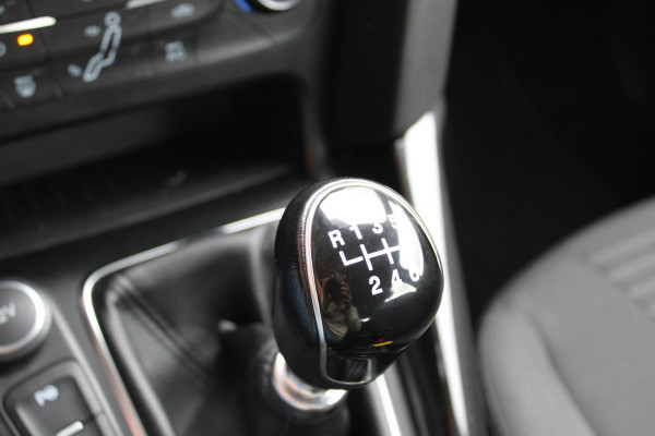 Ford FOCUS Wagon 1.0 Ecoboost 125 PK Titanium | Trekhaak | 17 Inch Lichtmetalen Velgen | Climate Control | Cruise Control |